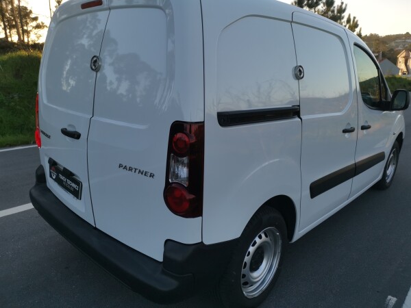 Peugeot Partner AZ-40-MN 6