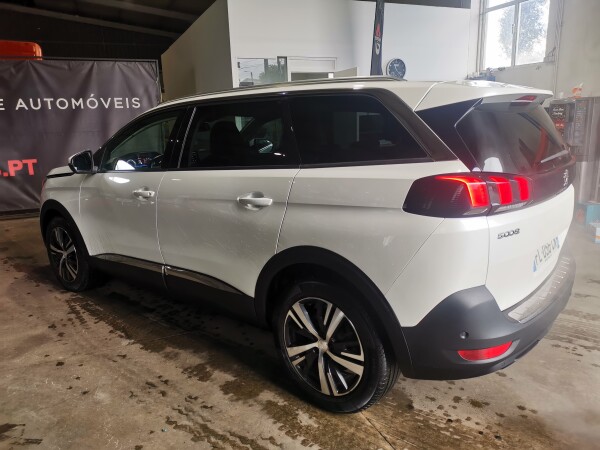 Peugeot 5008 FL-056-CN 2