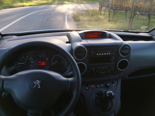 Peugeot Partner AZ-40-MN 3