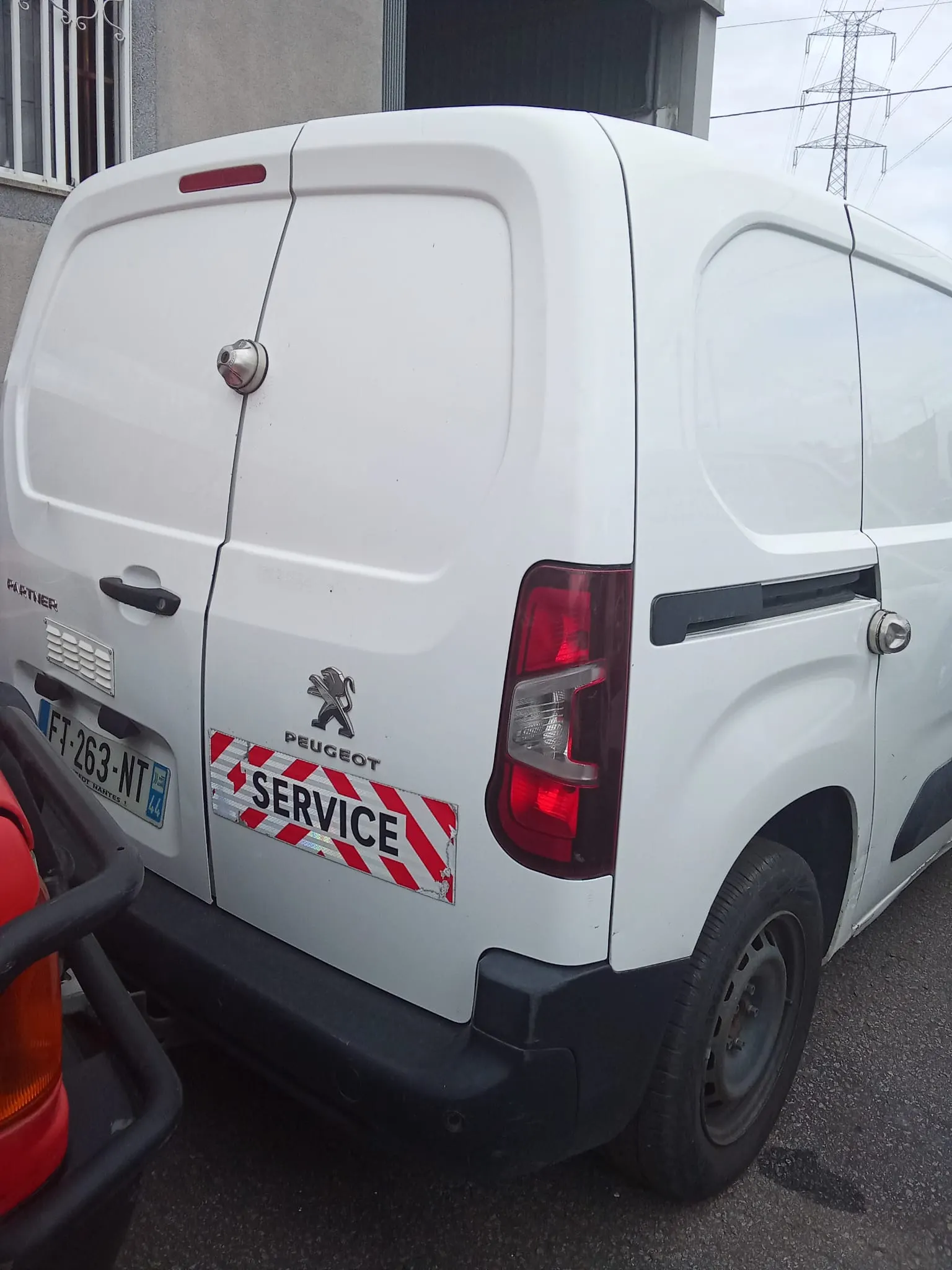 Peugeot Partner comercial 8