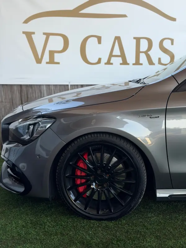 Mercedes-Benz CLA 45 AMG Shooting Brake 4-Matic 16