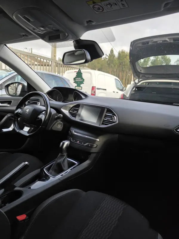 Peugeot 308 1.2 PureTech Style 12