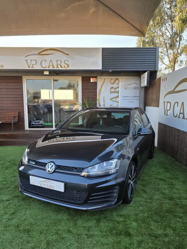 Volkswagen Golf 2.0 TDi GTD 2