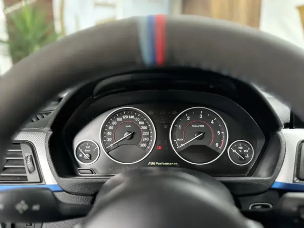 BMW 318 d Pack M 32