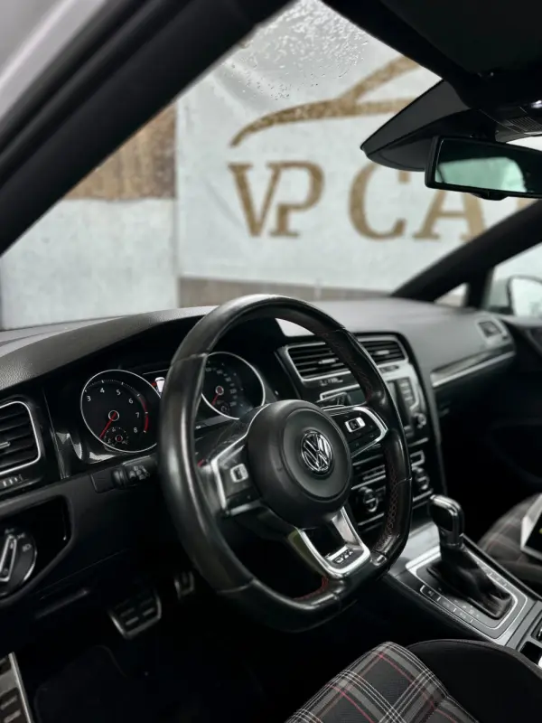 Volkswagen Golf 2.0 TSi GTi DSG 14