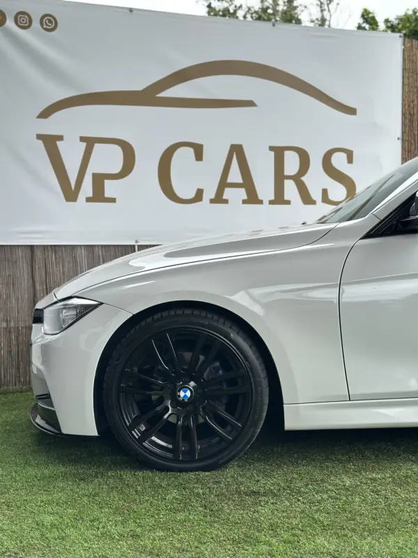 BMW 318 d Pack M 12