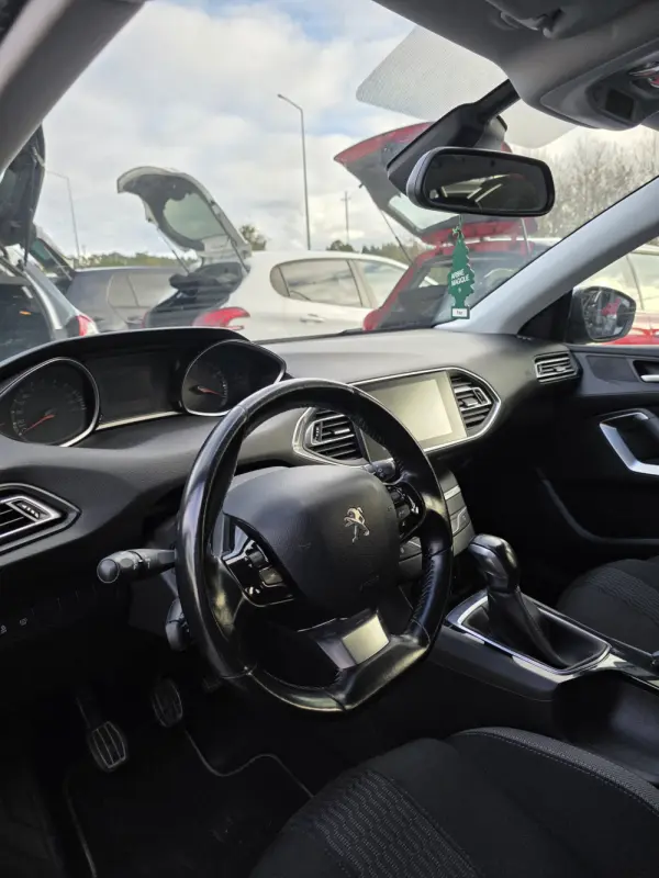 Peugeot 308 1.2 PureTech Style 11