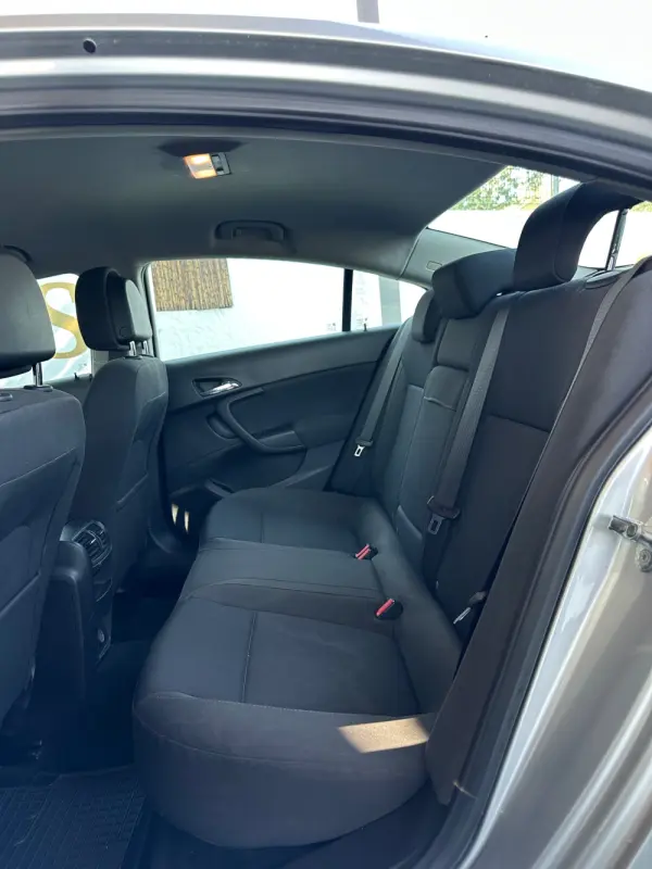 Opel Insignia 11