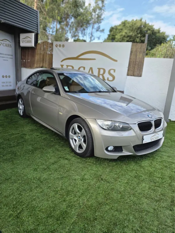 BMW 320 Pack M 4