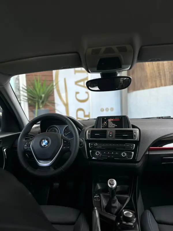 BMW 116 d Line Sport 9