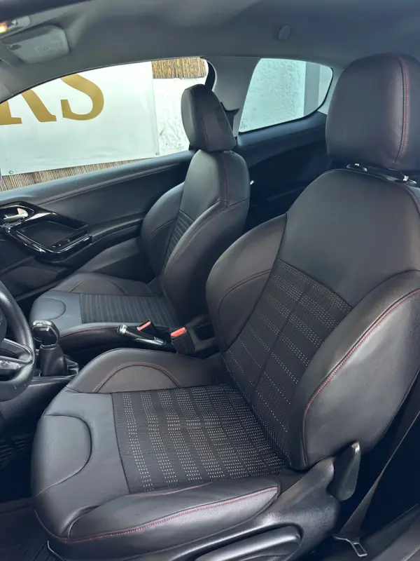 Peugeot 208 17