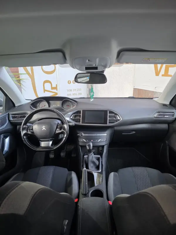 Peugeot 308 1.2 PureTech Style 10