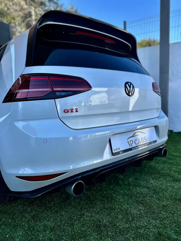 Volkswagen Golf 2.0 TSi GTi DSG Performance 7