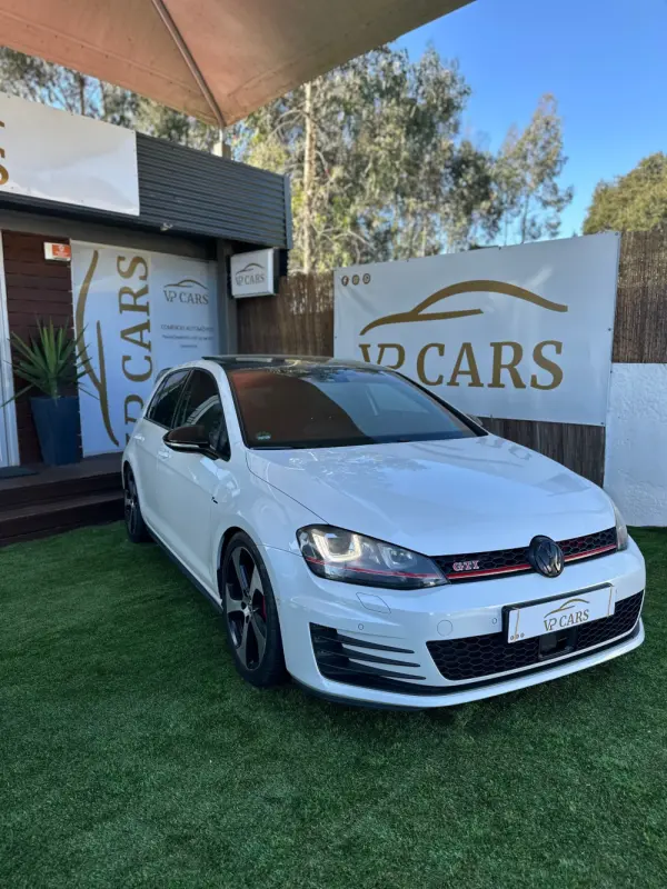 Volkswagen Golf 2.0 TSi GTi DSG Performance 2