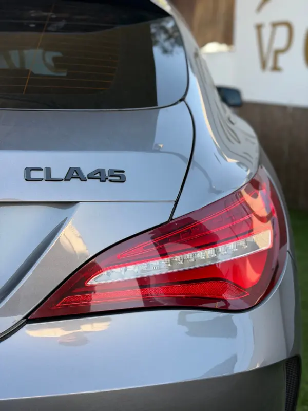 Mercedes-Benz CLA 45 AMG Shooting Brake 4-Matic 15