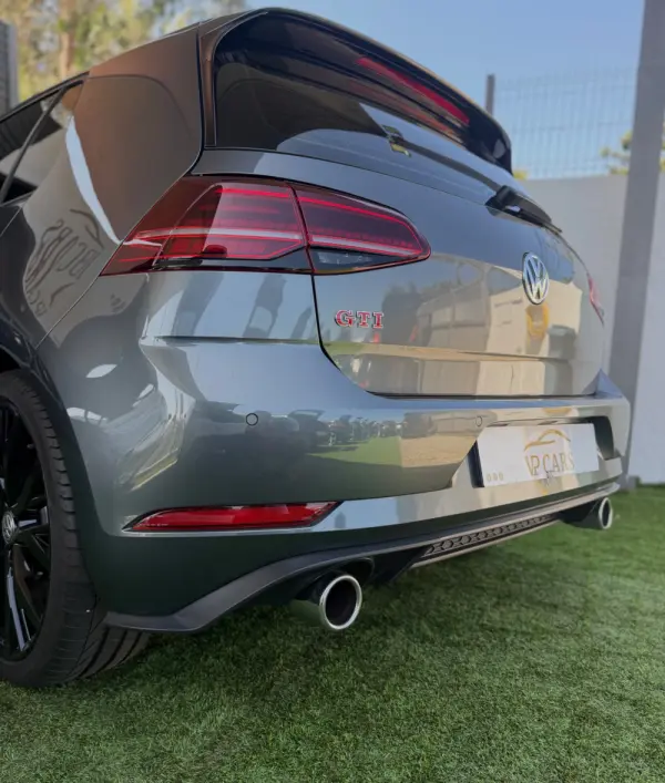 Volkswagen Golf 2.0 TSI GTI DSG Performance 10