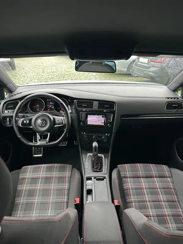 Volkswagen Golf 2.0 TSi GTi DSG Performance 17