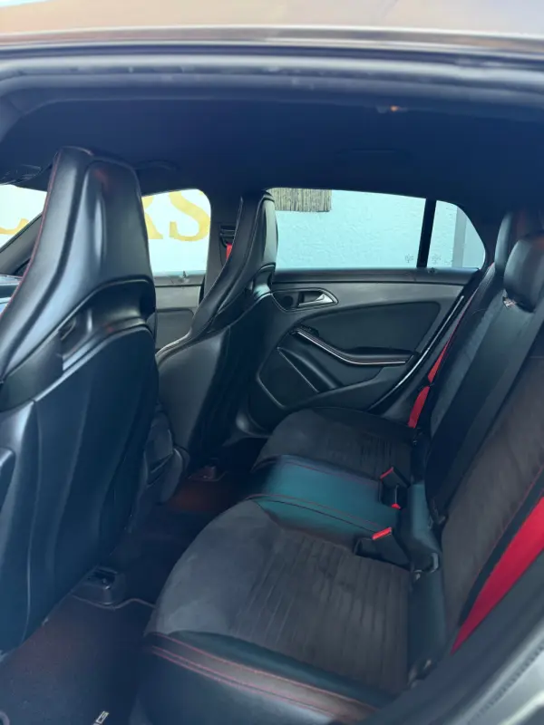 Mercedes-Benz CLA 45 AMG Shooting Brake 4-Matic 24