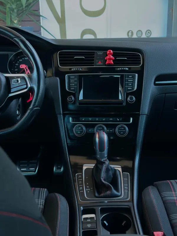 Volkswagen Golf 2.0 TSi GTi DSG Performance 24
