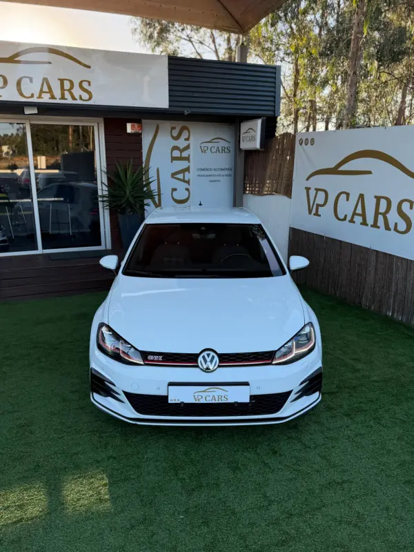 Volkswagen Golf 2.0 TSI GTI DSG Performance 2