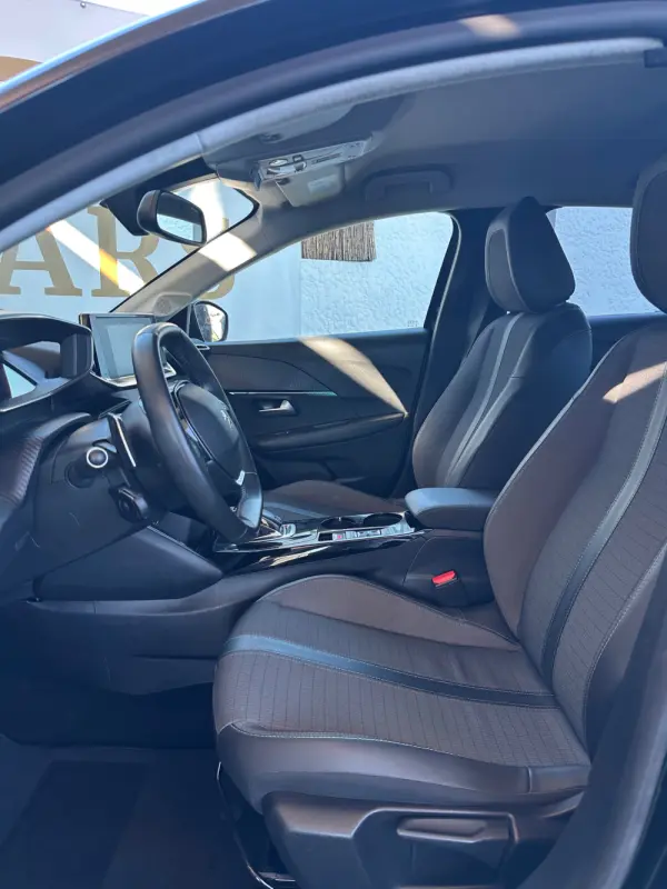 Peugeot 208 1.2 PureTech Allure Pack EAT8 14