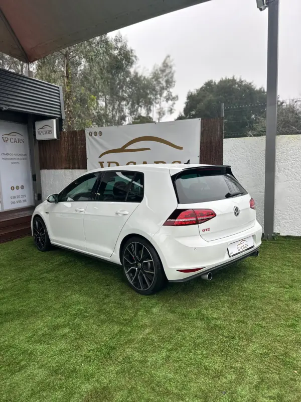 Volkswagen Golf 2.0 TSi GTi DSG Performance 9