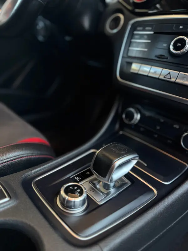 Mercedes-Benz CLA 45 AMG Shooting Brake 4-Matic 36