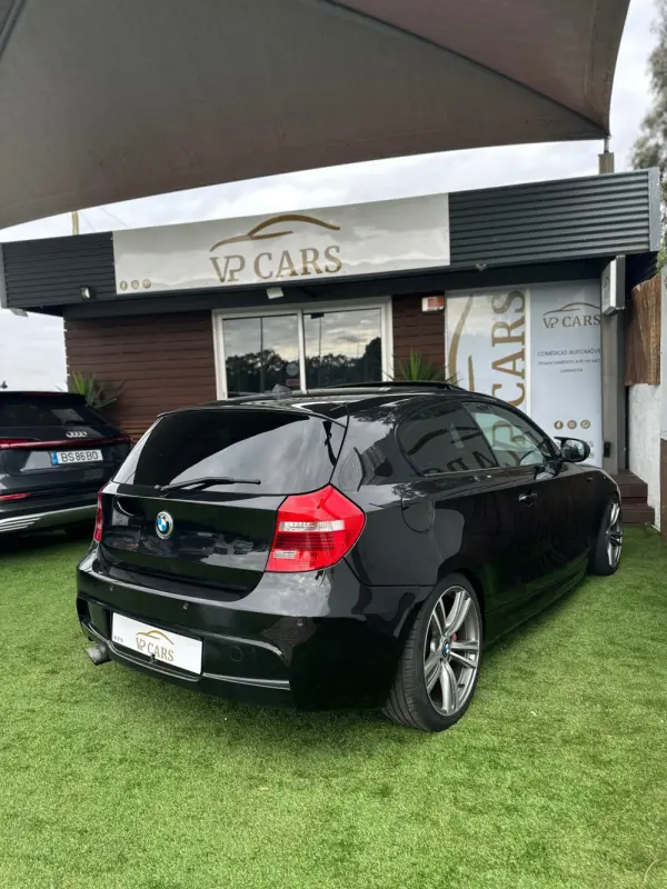 BMW 118 d Pack M 7