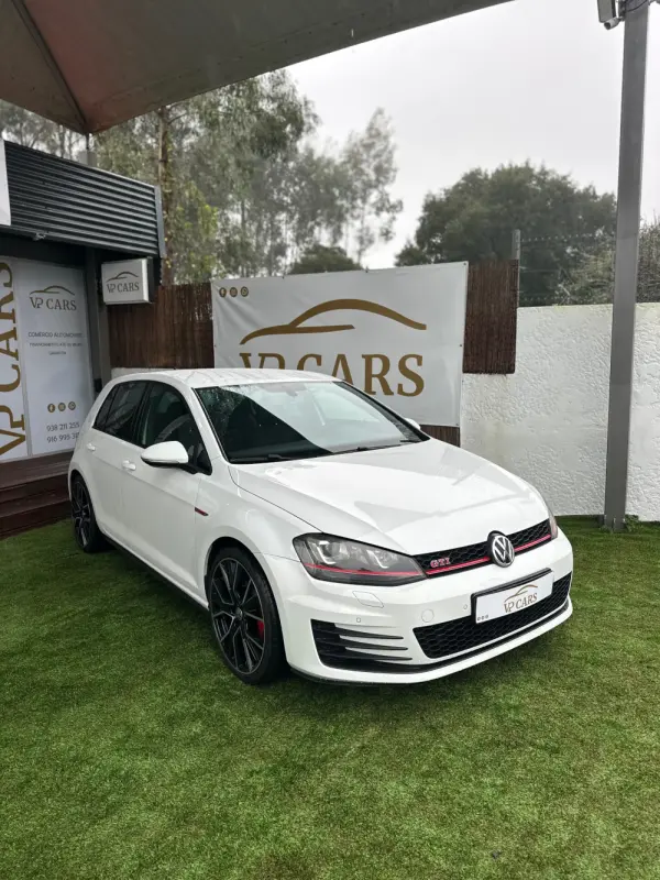 Volkswagen Golf 2.0 TSi GTi DSG Performance 2
