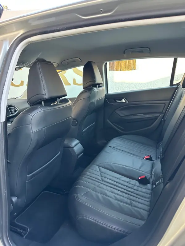 Peugeot 308 1.2 PureTech Style 12