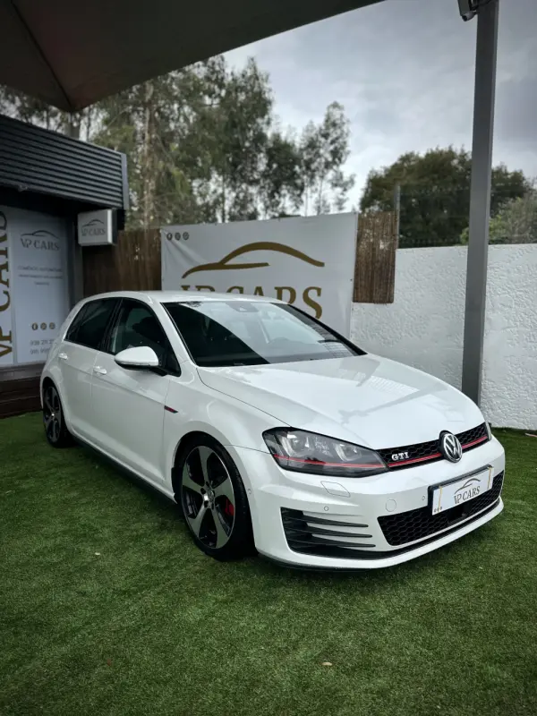Volkswagen Golf 2.0 TSi GTi DSG 2