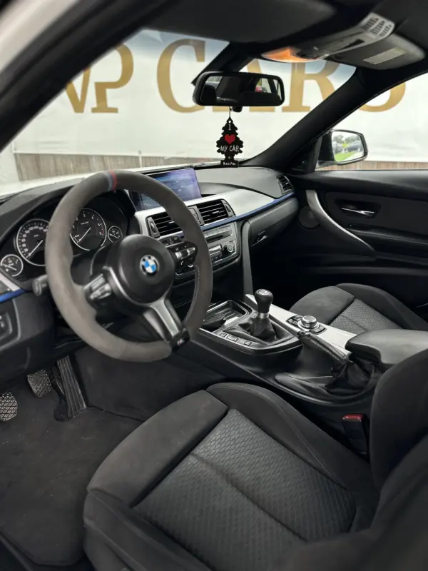 BMW 318 d Pack M 17