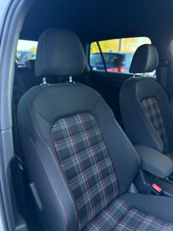 Volkswagen Golf 2.0 TSI GTI DSG Performance 23