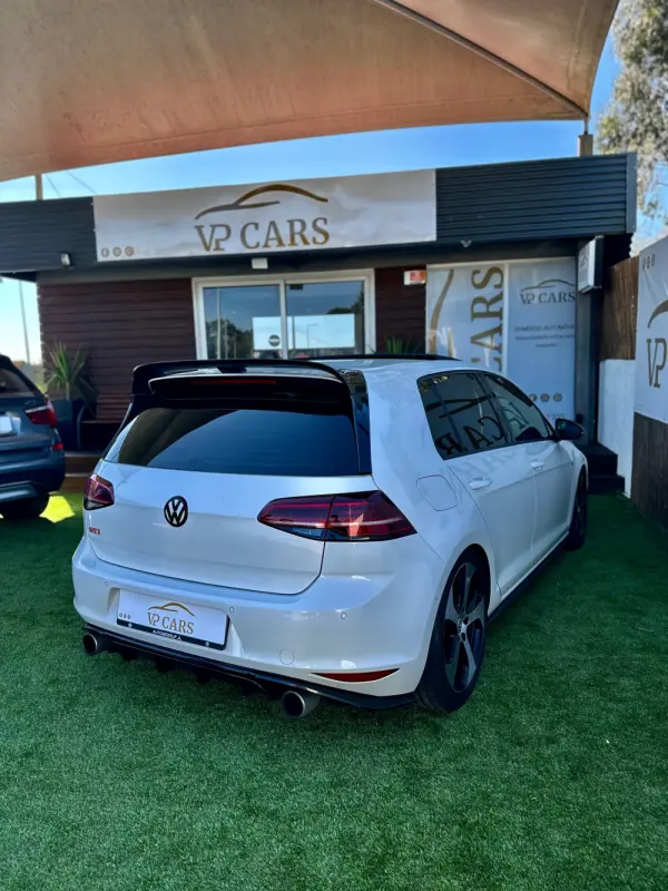 Volkswagen Golf 2.0 TSi GTi DSG Performance 6