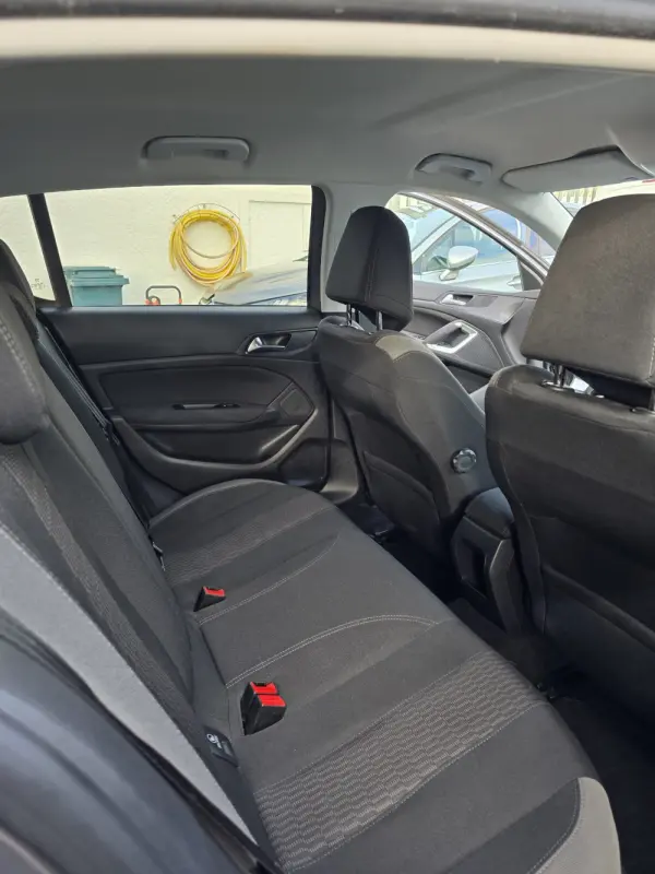 Peugeot 308 1.2 PureTech Style 9