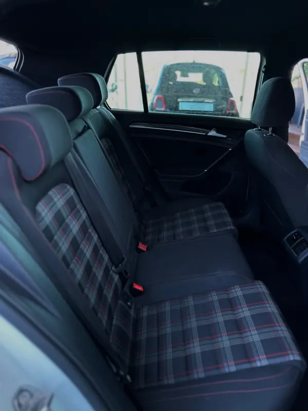 Volkswagen Golf 2.0 TSi GTi DSG Performance 21