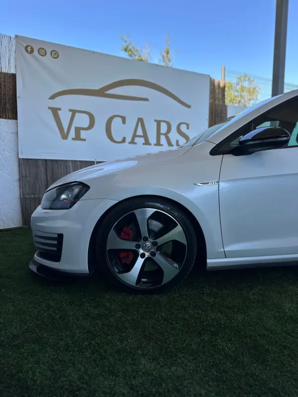 Volkswagen Golf 2.0 TSi GTi DSG Performance 9