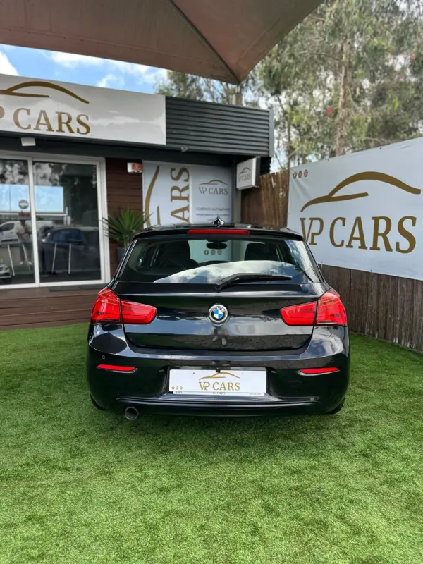 BMW 116 d Line Sport 7