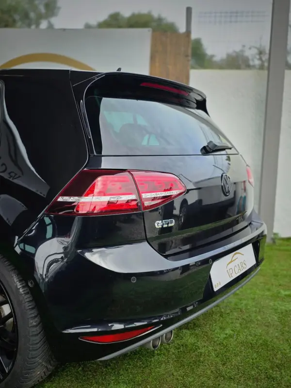 Volkswagen Golf 2.0 TDi GTD DSG 11