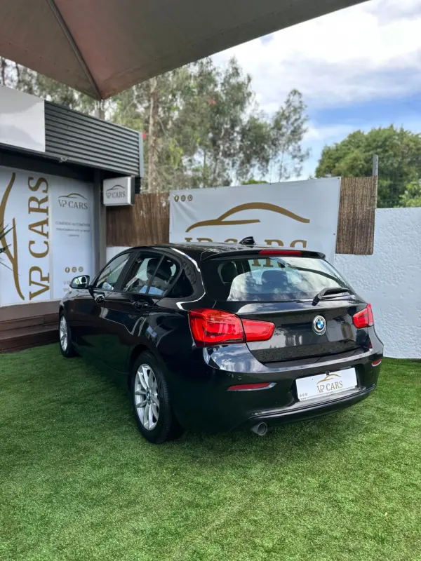 BMW 116 d Line Sport 6
