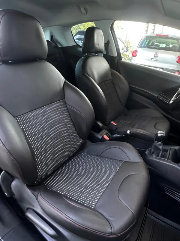 Peugeot 208 16