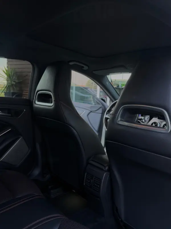 Mercedes-Benz CLA 200 d  7G-DCT AMG Line 19