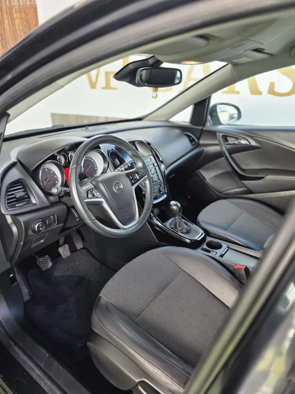 Opel Astra Sports Tourer 1.6 CDTI Dynamic S/S 11