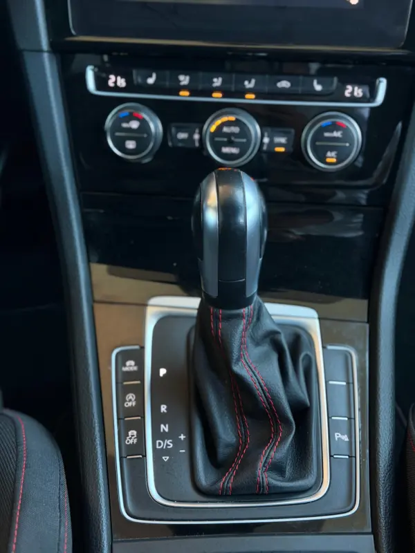 Volkswagen Golf 2.0 TSI GTI DSG Performance 28