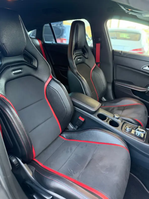 Mercedes-Benz CLA 45 AMG Shooting Brake 4-Matic 28