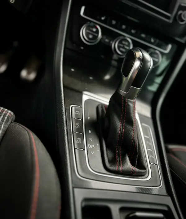 Volkswagen Golf 2.0 TSi GTi DSG 17