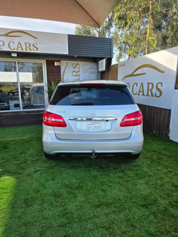 Mercedes-Benz B 200 Outro 10