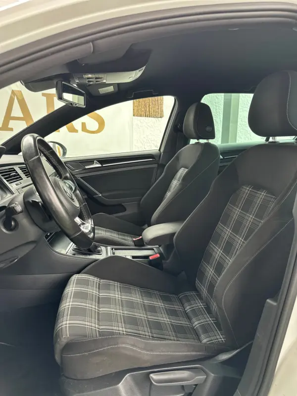 Volkswagen Golf 2.0 TDi GTD DSG 15