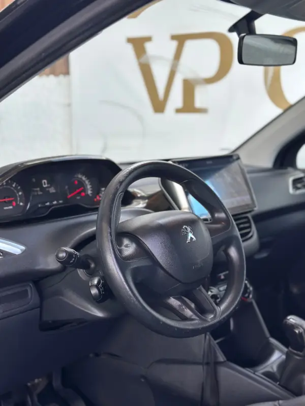 Peugeot 208 21