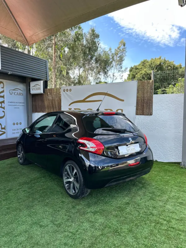 Peugeot 208 10